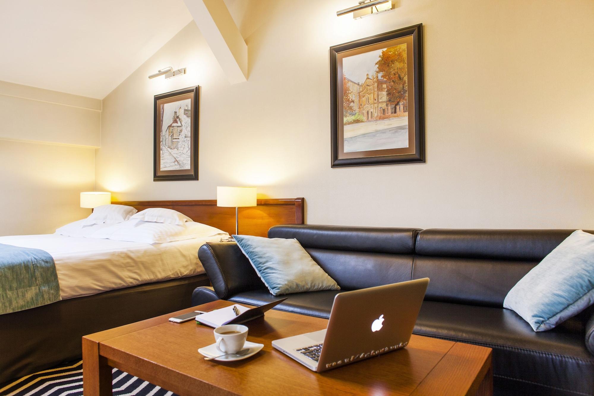 Hotel Senacki คราคูฟ ภายนอก รูปภาพ