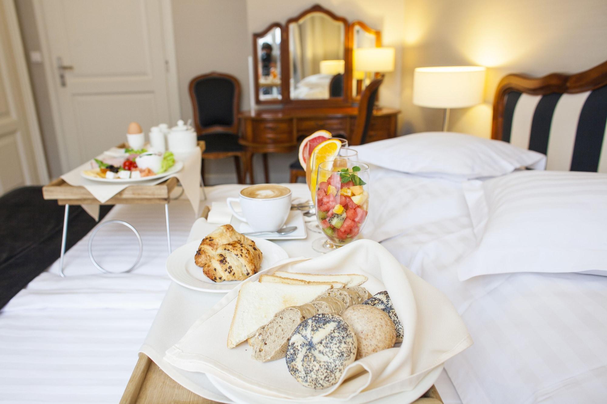 Hotel Senacki คราคูฟ ภายนอก รูปภาพ