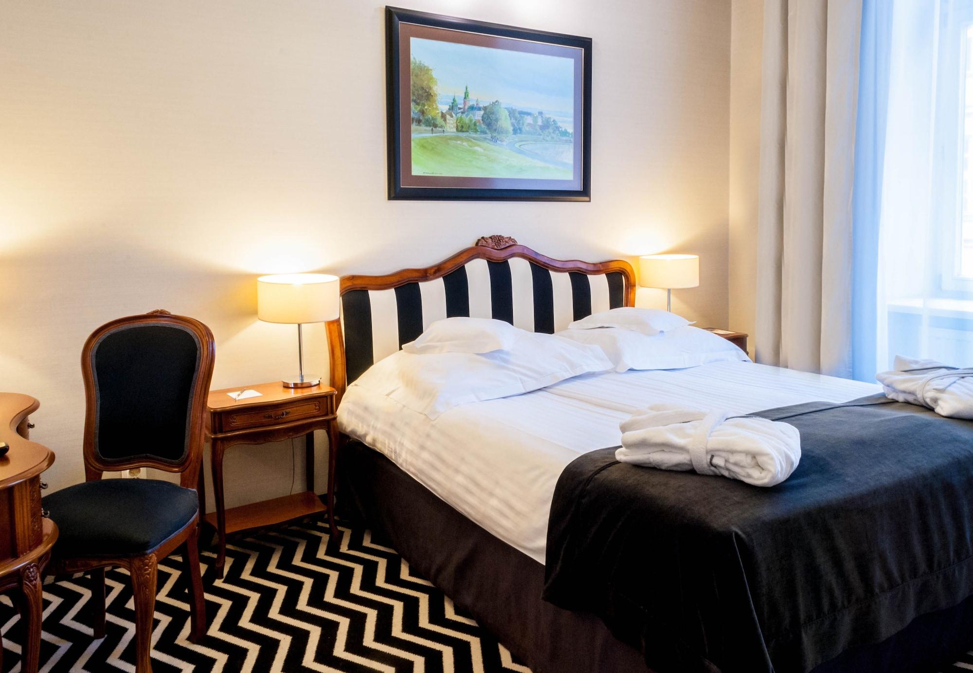 Hotel Senacki คราคูฟ ภายนอก รูปภาพ