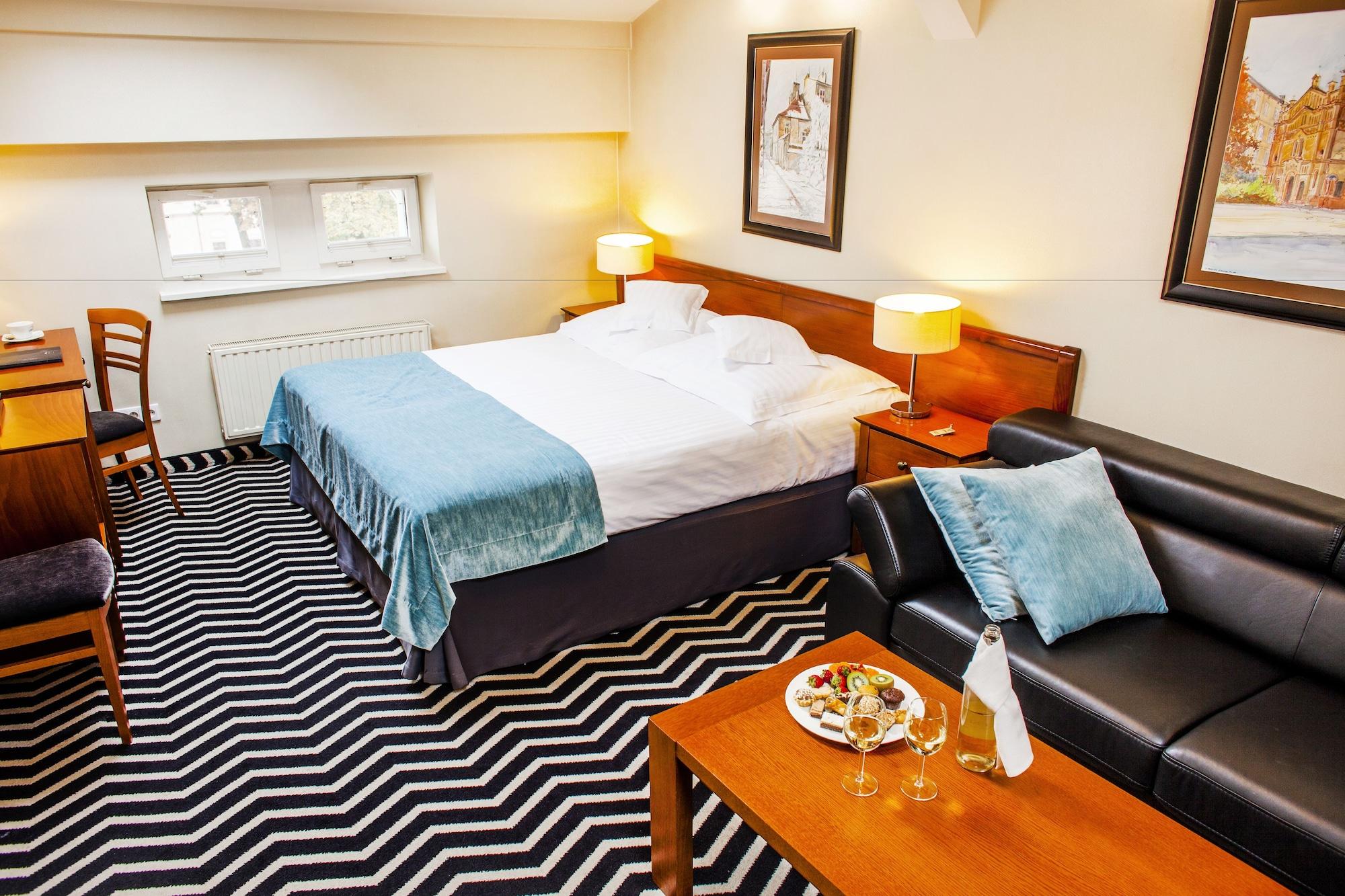 Hotel Senacki คราคูฟ ภายนอก รูปภาพ