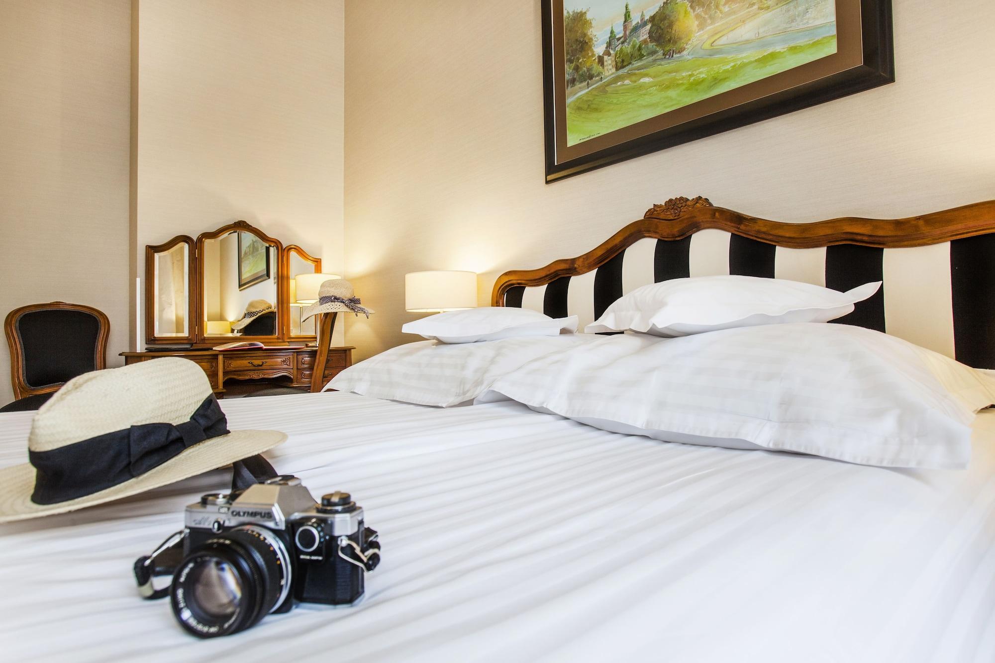 Hotel Senacki คราคูฟ ภายนอก รูปภาพ