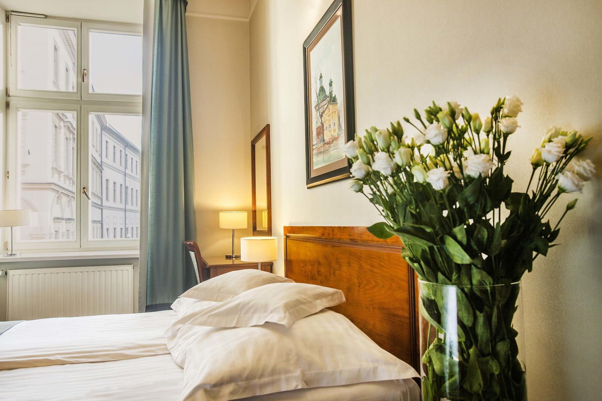 Hotel Senacki คราคูฟ ภายนอก รูปภาพ