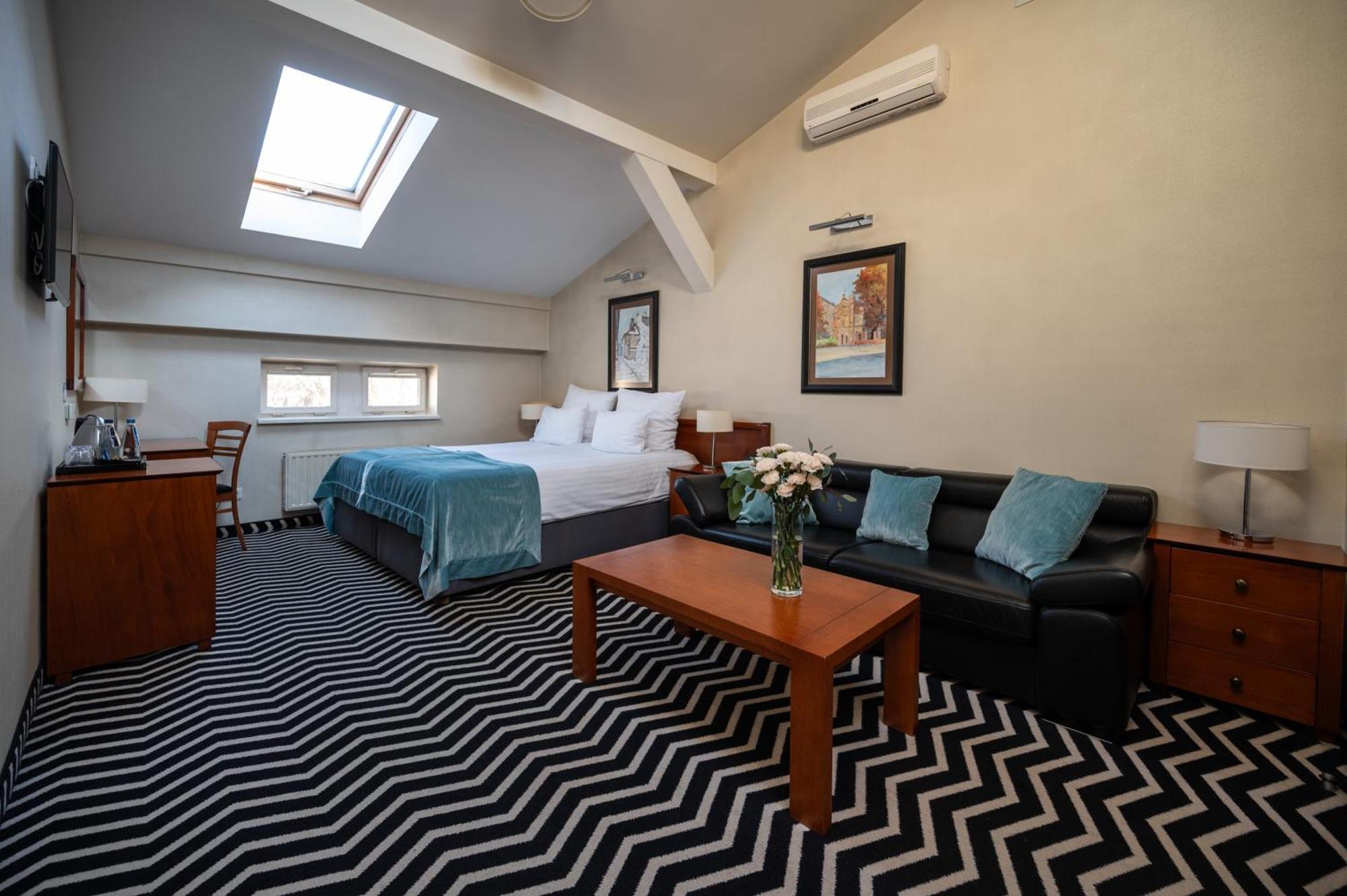 Hotel Senacki คราคูฟ ภายนอก รูปภาพ